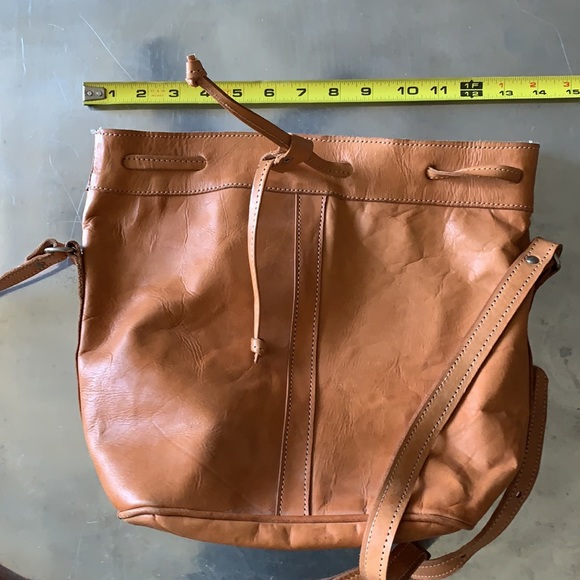 Force Ten vintage leather crossbody bucket bag - Picture 12 of 15